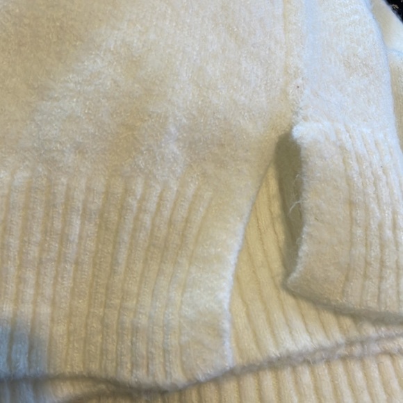 Sincerely Jules Off-White Sweater w/ Faux Pearls at Sleeve to Neck, size S - Picture 11 of 11